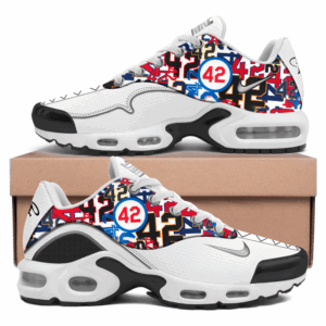 Commemorating the historic career of Jackie Robinson Shoes